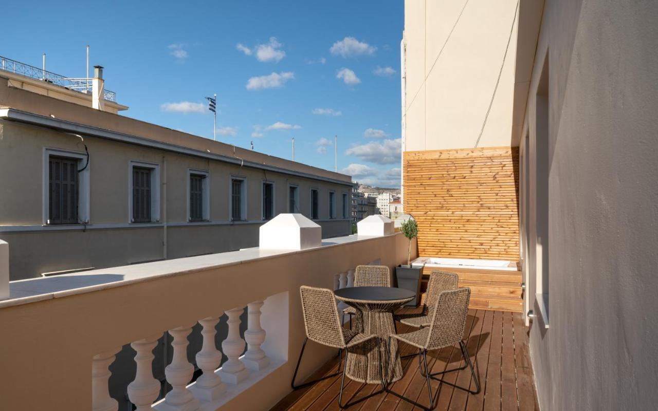 Praxitelous Luxury Suites Atene Esterno foto