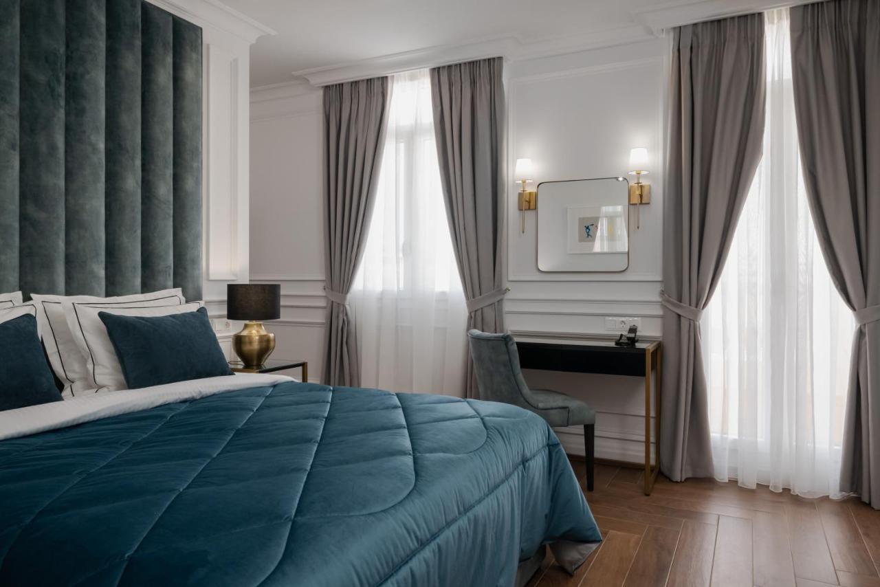 Praxitelous Luxury Suites Atene Esterno foto