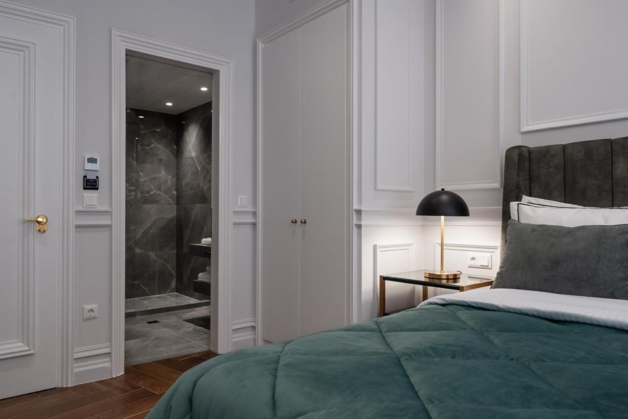 Praxitelous Luxury Suites Atene Esterno foto