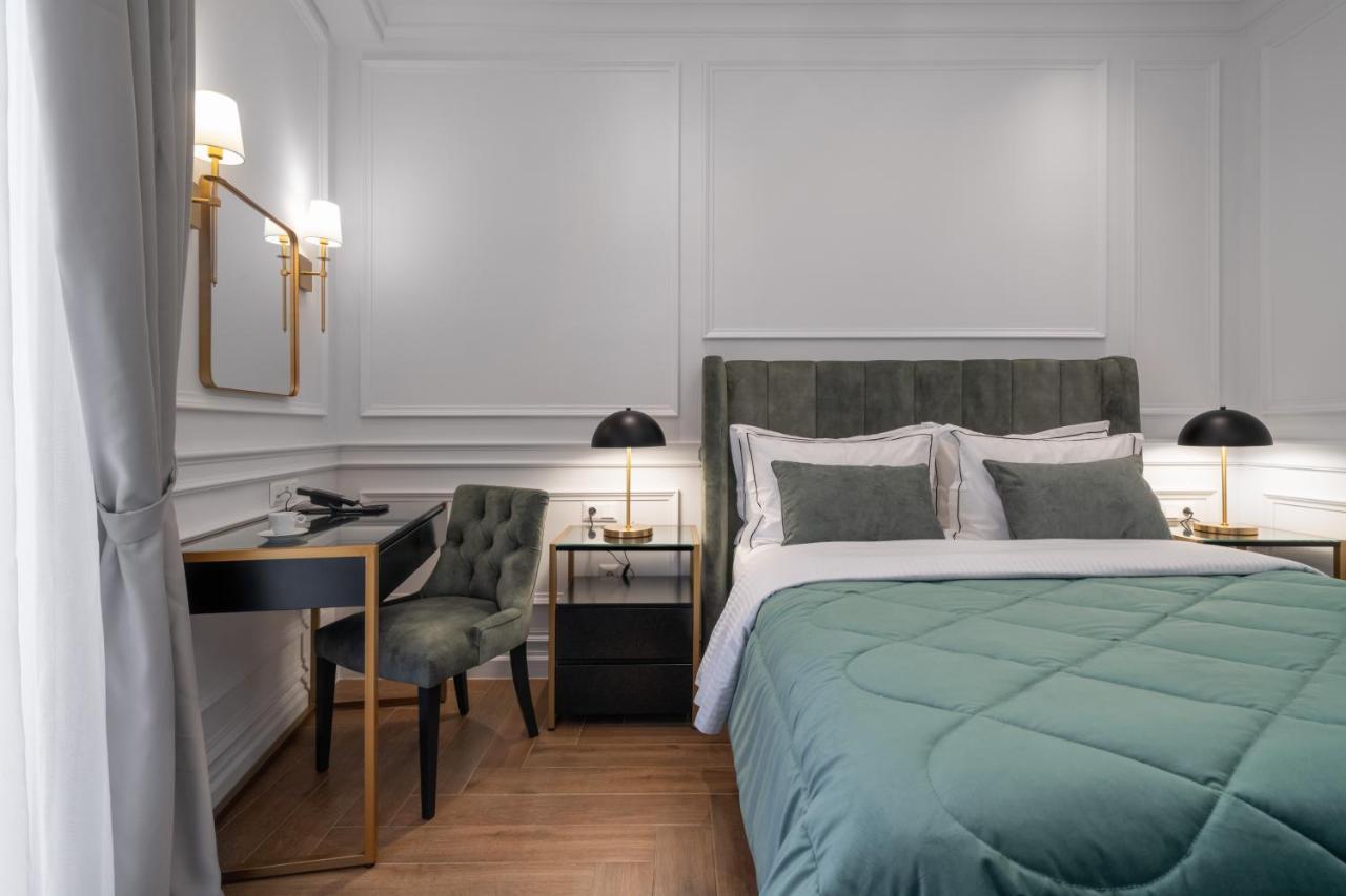 Praxitelous Luxury Suites Atene Esterno foto