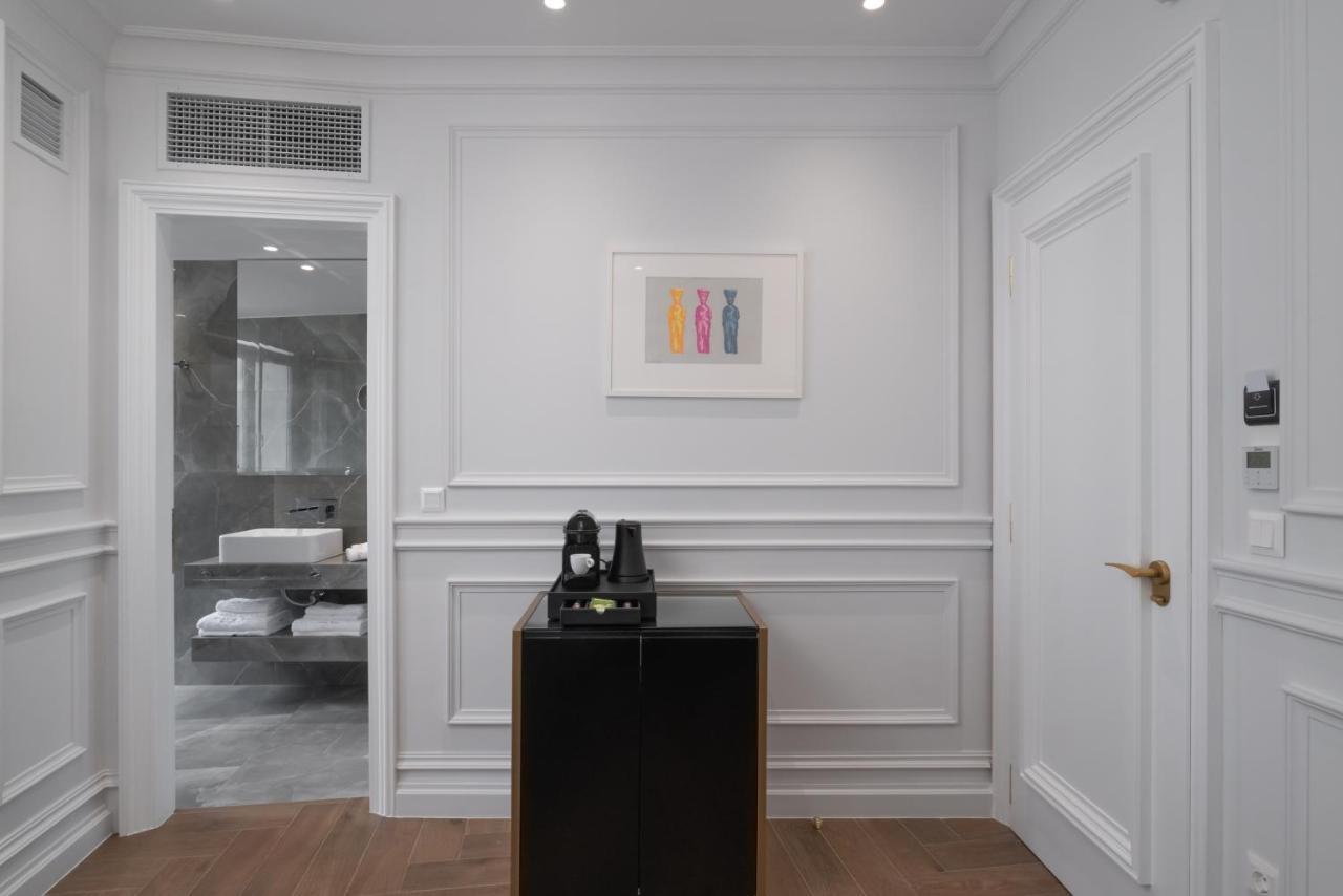 Praxitelous Luxury Suites Atene Esterno foto
