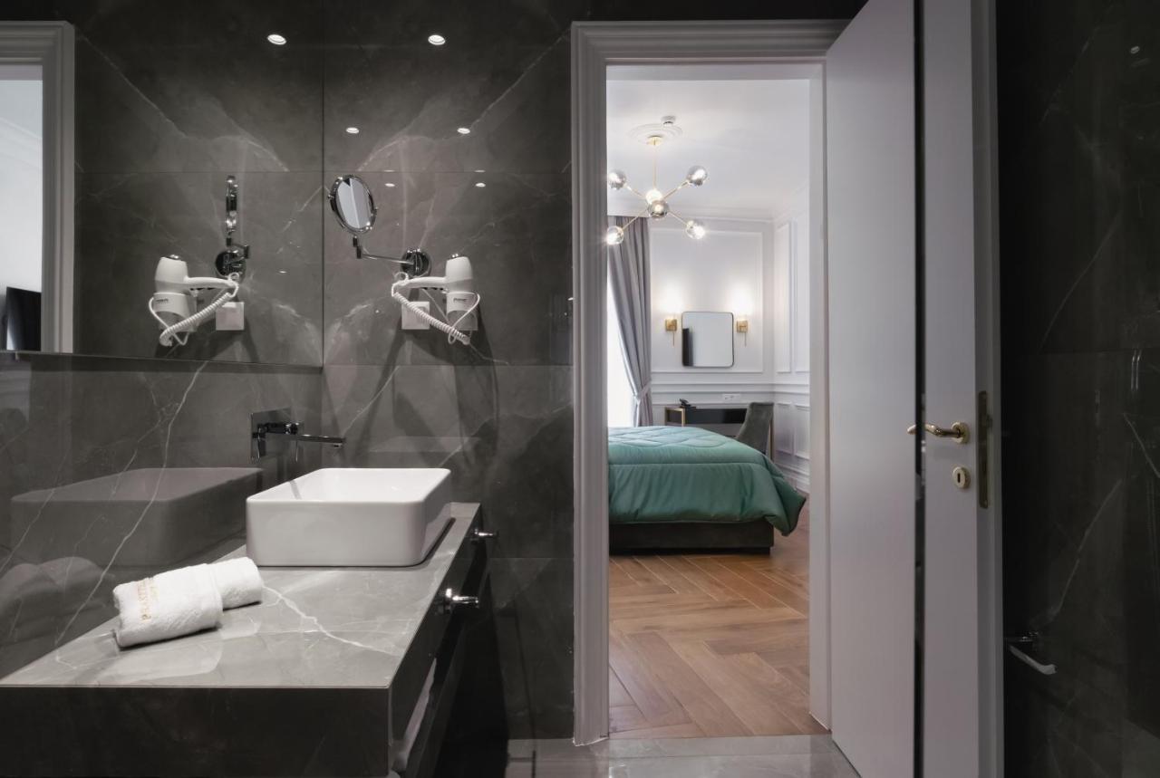 Praxitelous Luxury Suites Atene Esterno foto